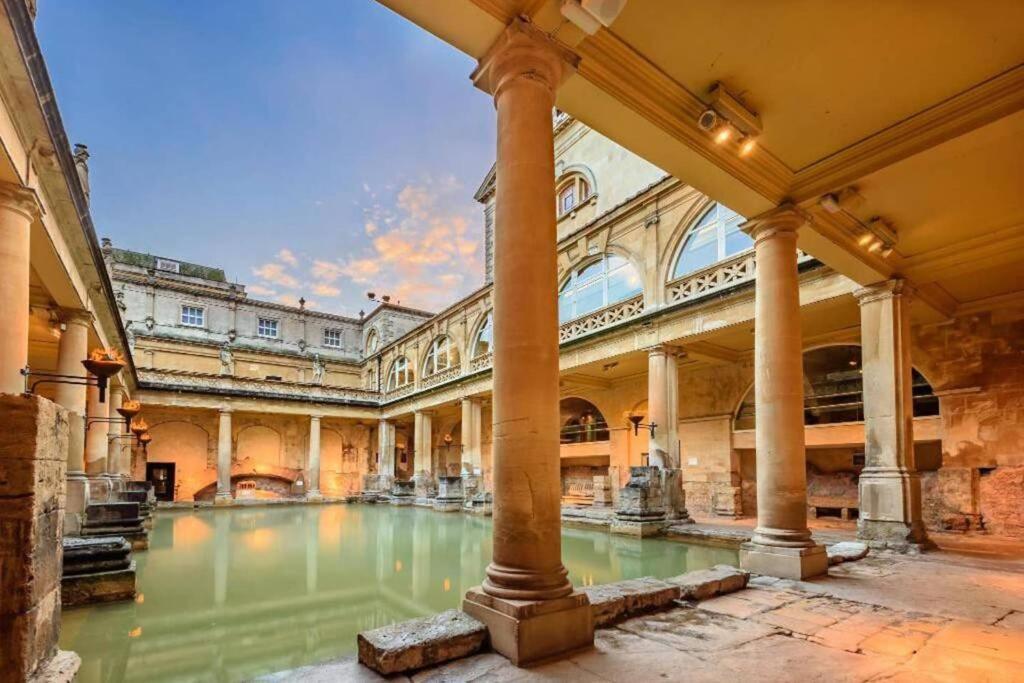 Stunning & Central Milsom Street Apartment Bath Bagian luar foto